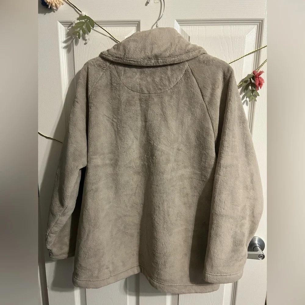 Muji Plush T Shirt Jacket with Snap Buttons - XL - Picture 5 of 8
